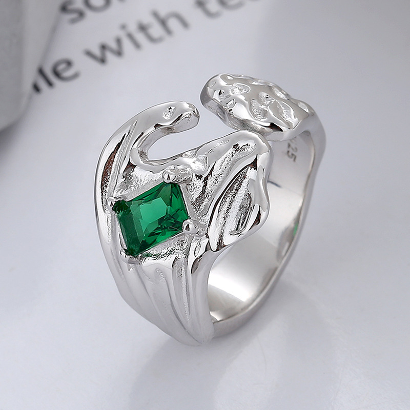 Trend stone inlay with zircon