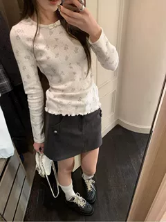 【原版面料】长袖圆领碎花打底T恤女修身休闲上衣白色美式辣妹