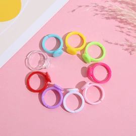 拼图、拼板;发夹;储蓄罐