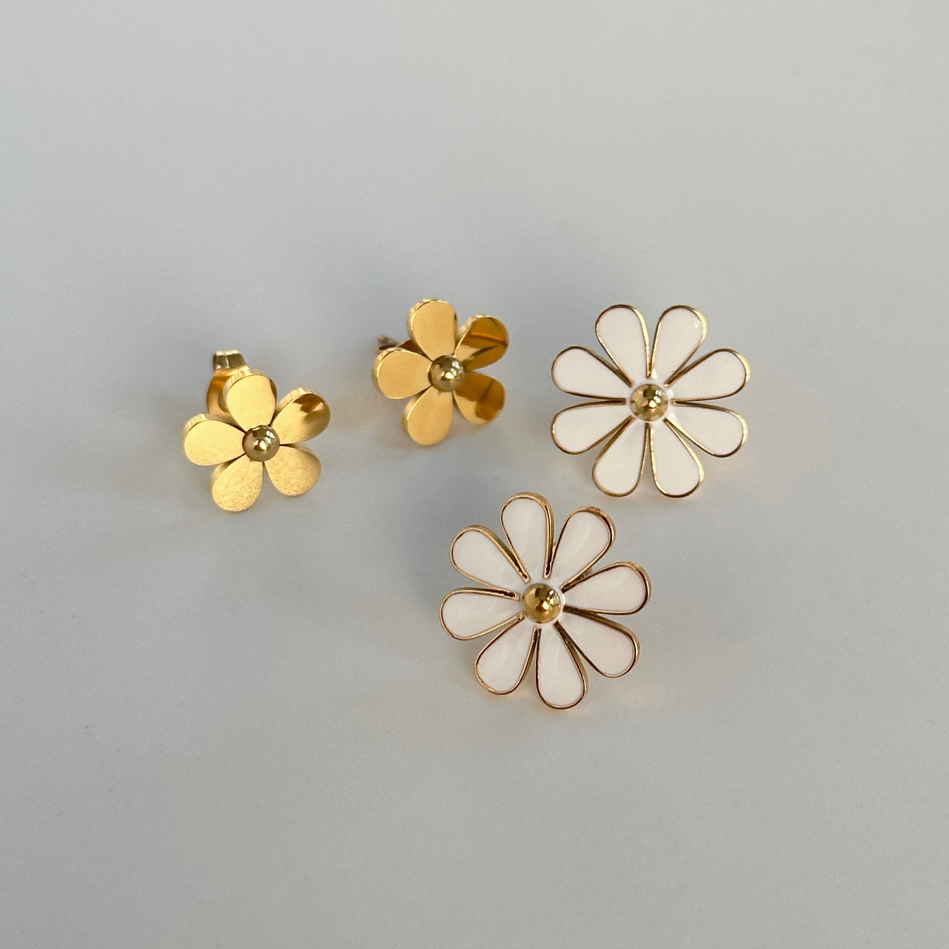 1 Pair Simple Style Commute Flower Plating Titanium Steel Gold Plated Ear Studs display picture 7