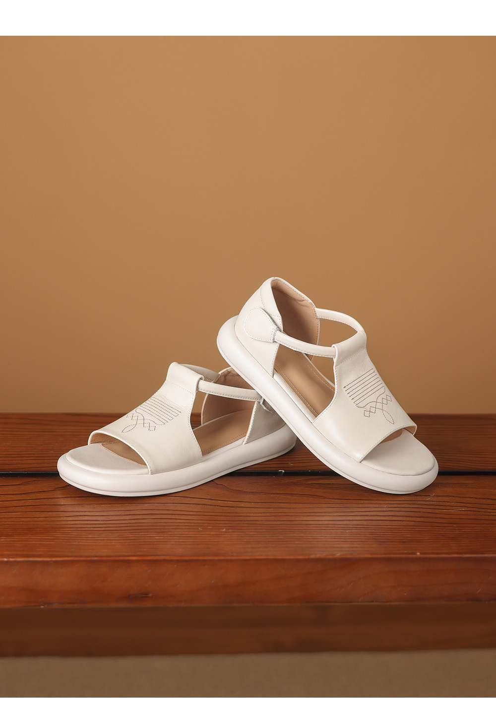 Sandal nữ đế dày hở mũi da bò thêu hoa — màu trắng ngà chi tiết 16