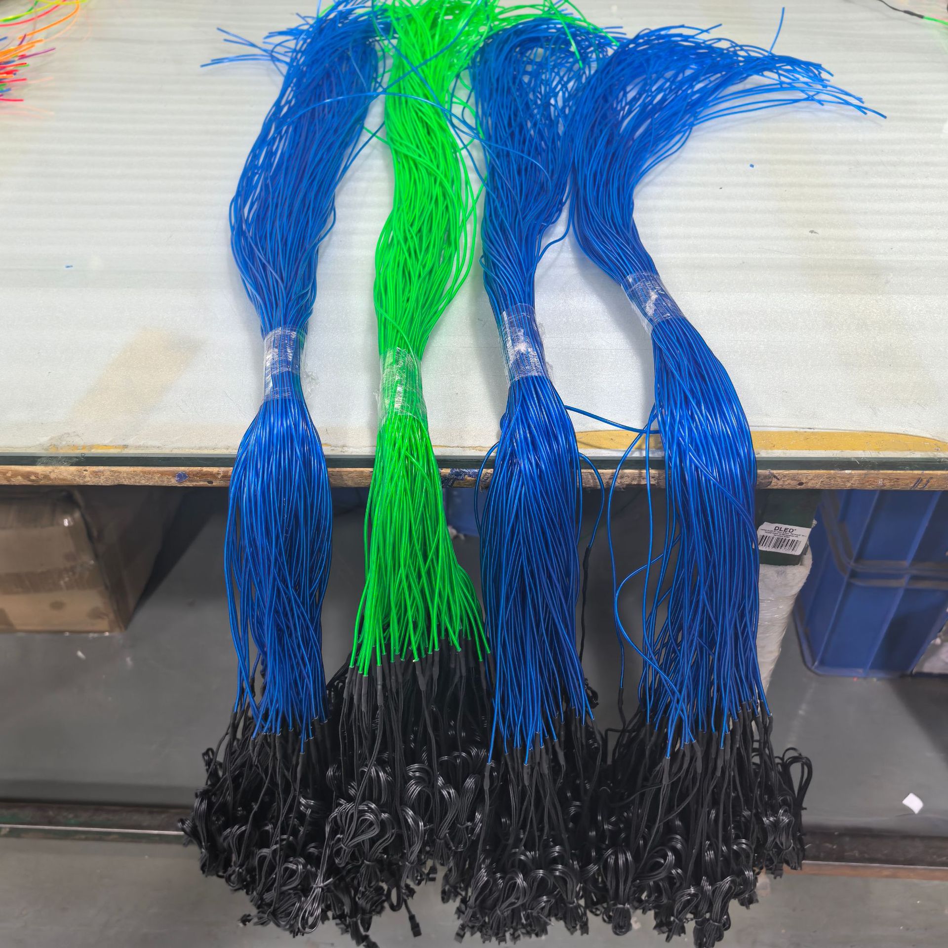 1-meter terminals available for immediate use with various lengths of luminous wire, eyeglass wire, louvered skull wire, black V-shaped mask wire.