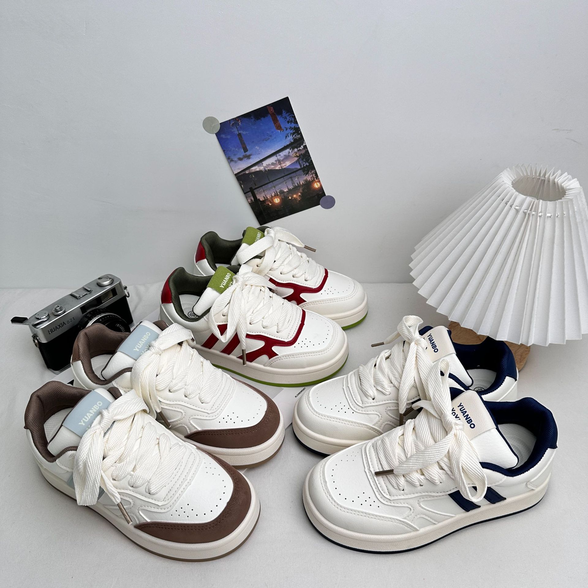 Zapatillas de deporte para estudiantes de primavera de onda lejana, tendencia de todo fósforo para mujer, zapatos blancos Harajuku 2025 nuevos zapatos de lona coreanos en nombre del cabello