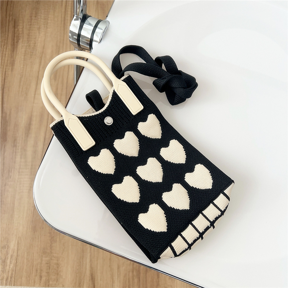 Women's Mini All Seasons Knit Animal Heart Shape Elegant Basic Bucket Buckle Shoulder Bag Handbag display picture 5