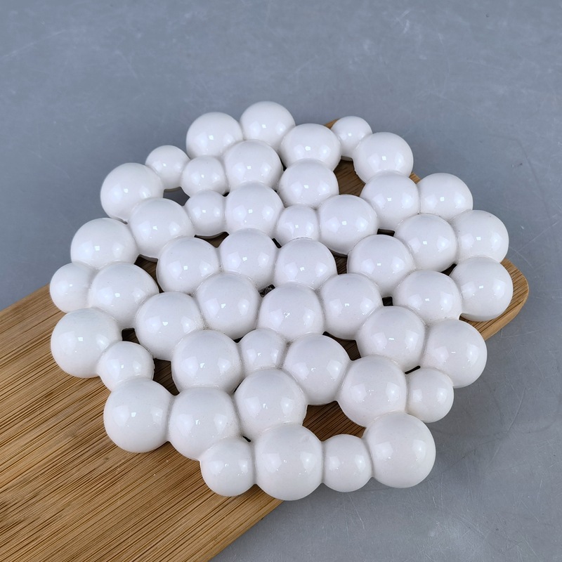 Cerámica transfronteriza irregular con forma de cuentas almohadillas de taza en relieve creativo 3D almohadillas de té almohadillas de comedor almohadillas de aislamiento térmico decoración del hogar