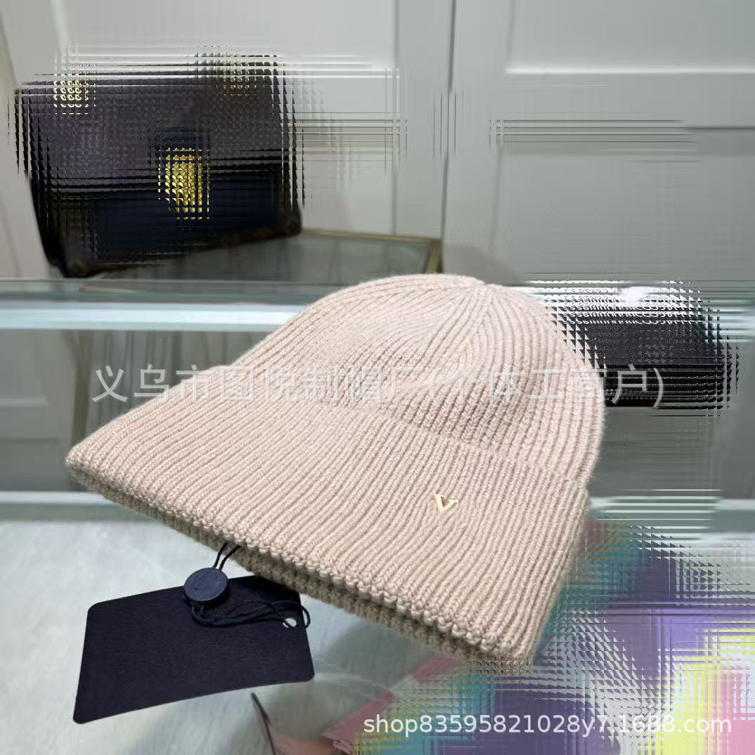 카키색 (오른쪽 작은 표시)