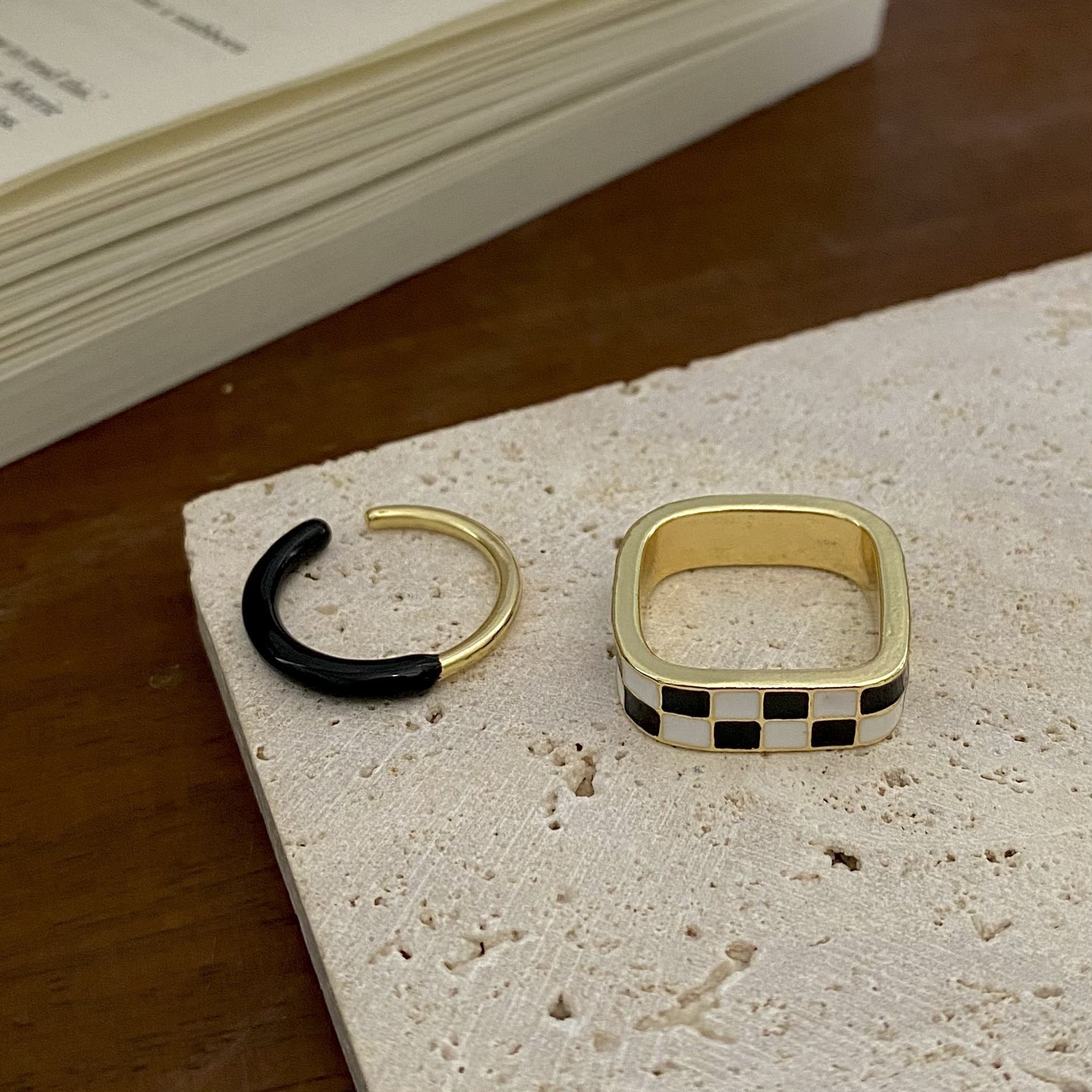 Anillo de circonita de perlas de viento ins, nicho femenino, sentido de alta gama, simple y ligero, anillo de novia de lujo, anillo de apertura de temperamento al por mayor