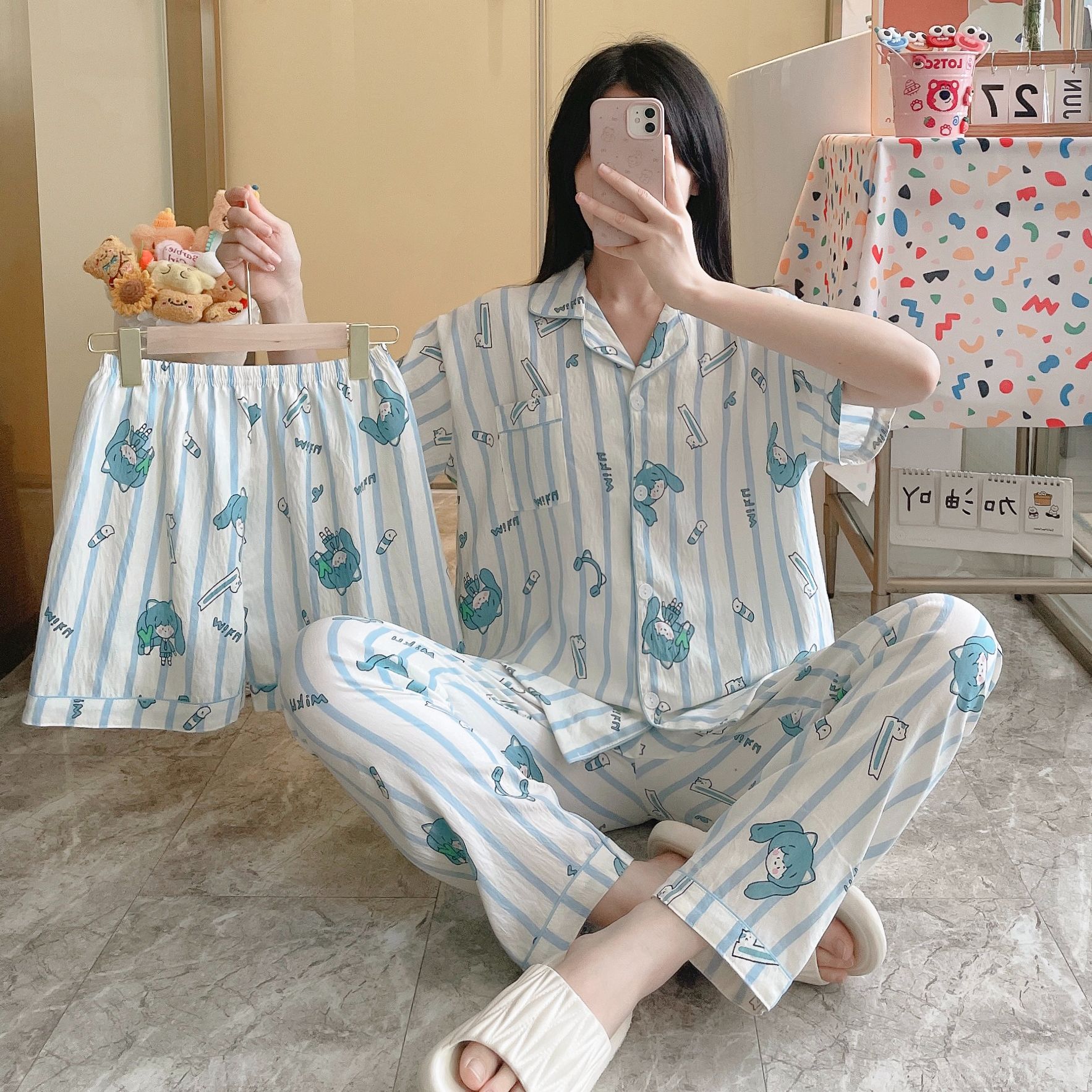 Empaquetado fuera de una sola nube pijamas de algodón de tres piezas para mujer verano dulce pantalones cortos de manga corta ropa de dibujos animados para el hogar