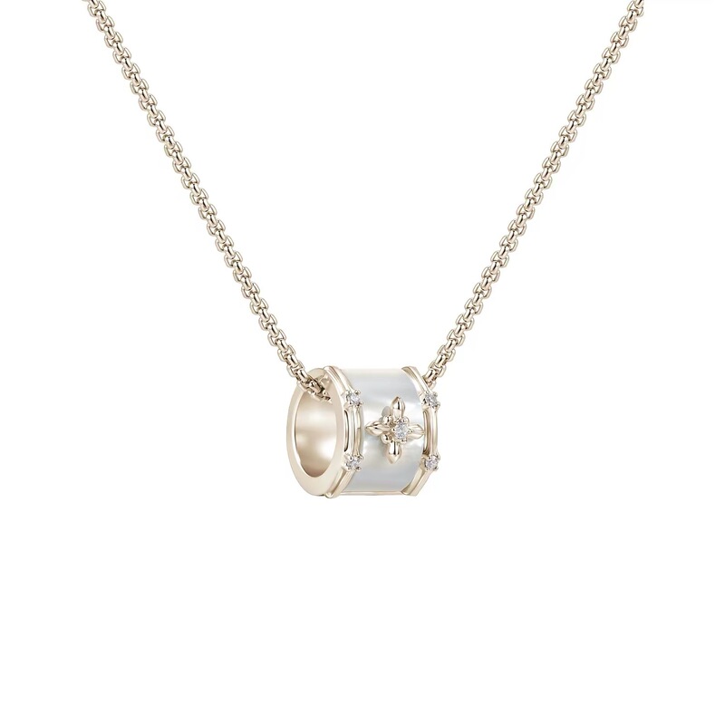 Sanheng Jewelry Mother-Of-Pearl Iris Flower Necklace Titanium Gold Design French Retro Clavicle Chain for Women New Style