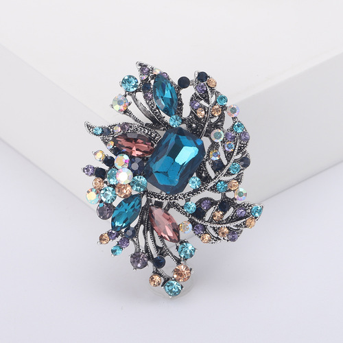 Cross-border foreign trade European and American style crystal glass brooch, temperament high-end retro women's clothing accessories brooch