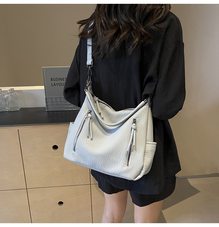 All Seasons Season Women's Gender Classic Style Style Women's Pu Leather Solid Color Vintage Style Classic Style Square Zipper Crossbody Bag