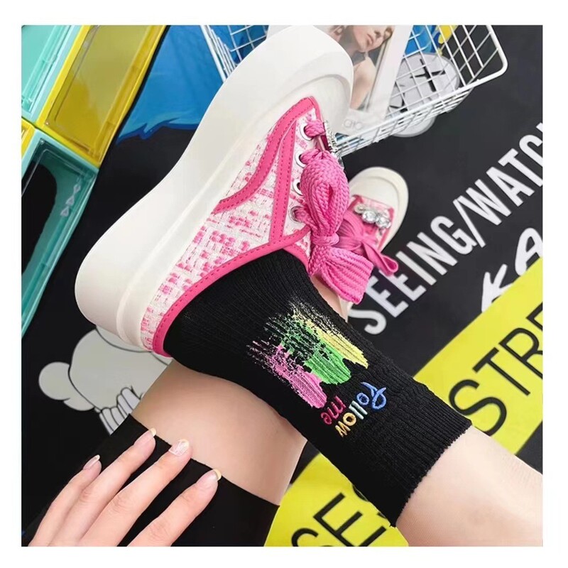 Korean style Barbie men's and women's socks letter graffiti fashion cotton socks Black gray mid-calf stockings all-match fashion socks