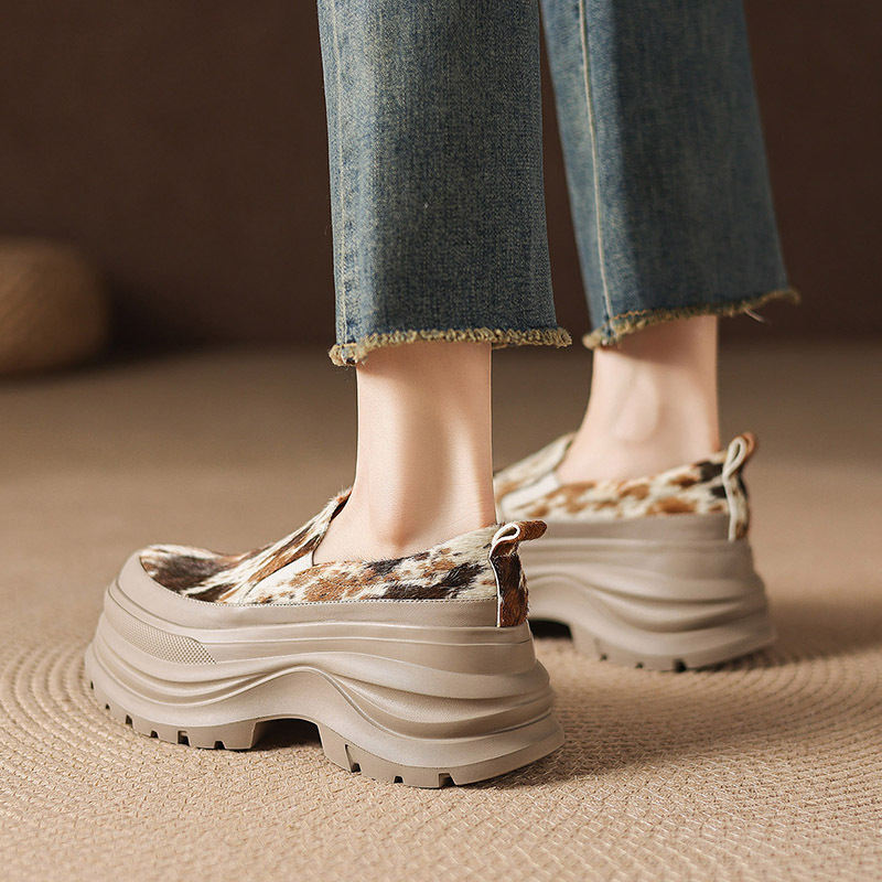 Giày loafer nữ đế xuồng platform da lông ngựa gót 7.5 cm — màu đen, màu mơ