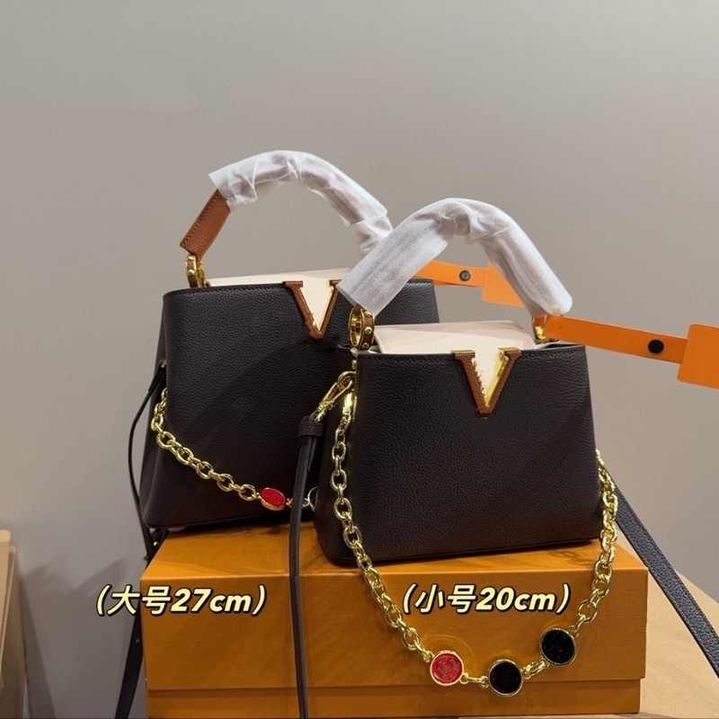 ヨーロッパとアメリカのファッションレディバッグポータブルクロスボディバッグpuフリップメッセンジャーレター気質フラワーバッジチェーンキラーバッグ|undefined