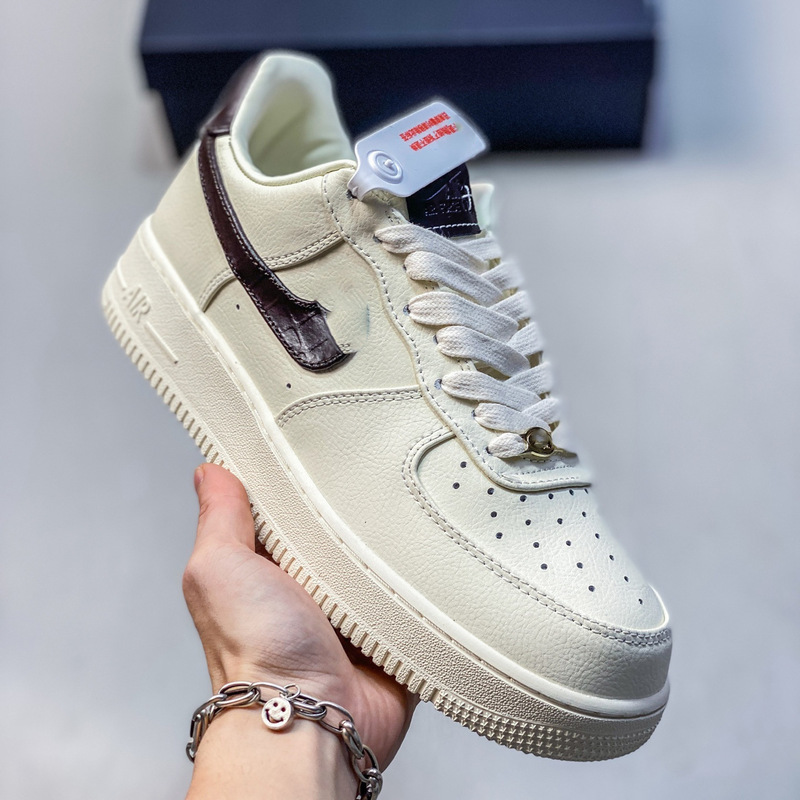 純正オリジナル AF1 共同ブランドワーカー 2.0 エアフォース 1 黄緑パテントレザーロートップカジュアルスニーカー男性と女性のスポーツトレンディな靴|undefined
