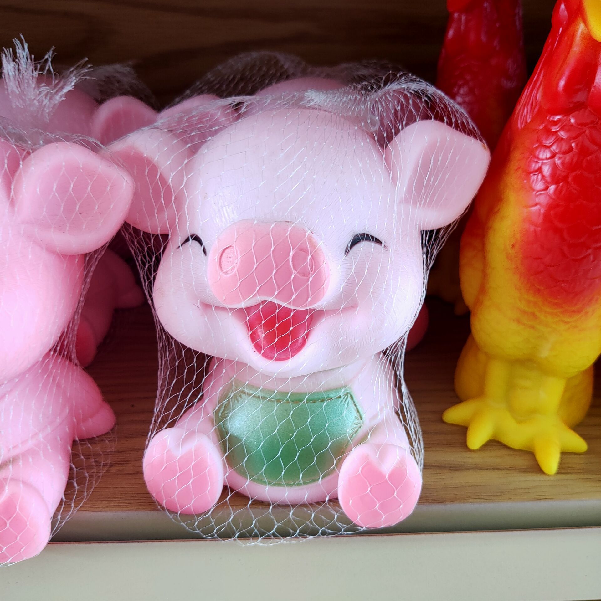 Fábrica al por mayor pellizco juguete grande cachorro cerdo tigre de dibujos animados anillo cuero puesto mercado nocturno venta caliente