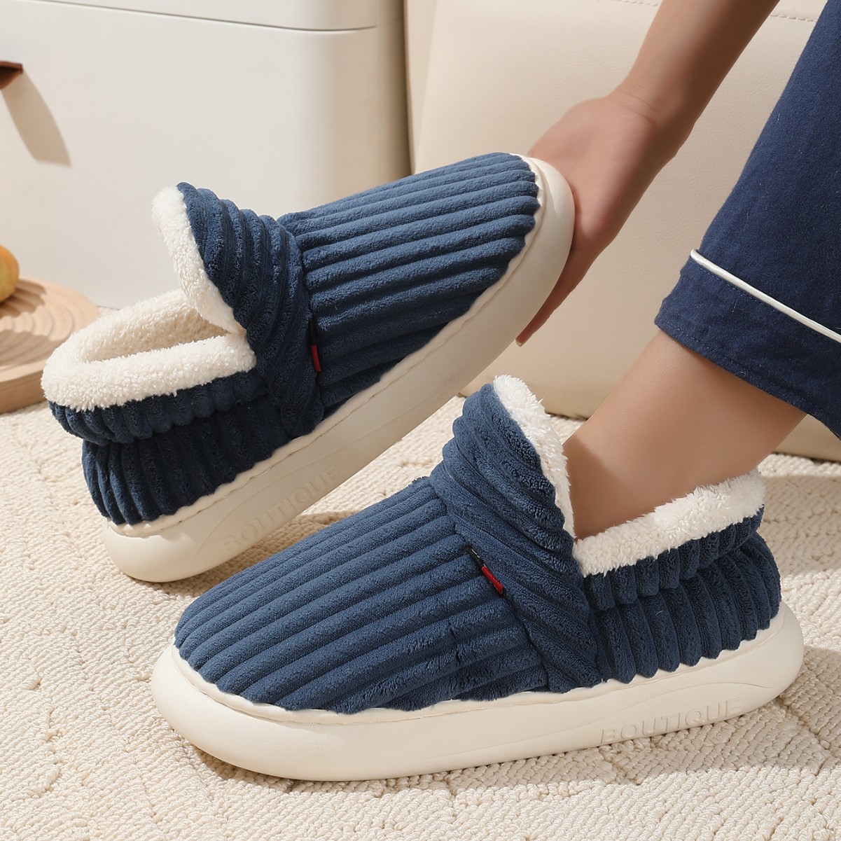 Cross-border in-stock corduroy popular casual cotton shoes for men, home use, thick-soled, fully enclosed, warm, silent, plush-lined cotton shoes