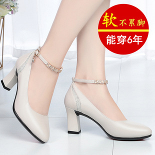Mom's shoes comfortable soft bottom mid high heels 2022 new women's single shoes dancing cheongsam shoes middle-aged women's leather shoes