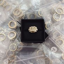 ����С��25P�����¿�����һ��ָŮ�߰�M����y�B��荽�������