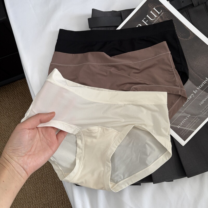 6537 Highly Recommended Ice Silk Seamless, Snag-Resistant, Thin yet Not See-Through, Soft and Smooth to the Touch, Mid-Waist, Hip-Hugging Ice Silk Briefs for Women