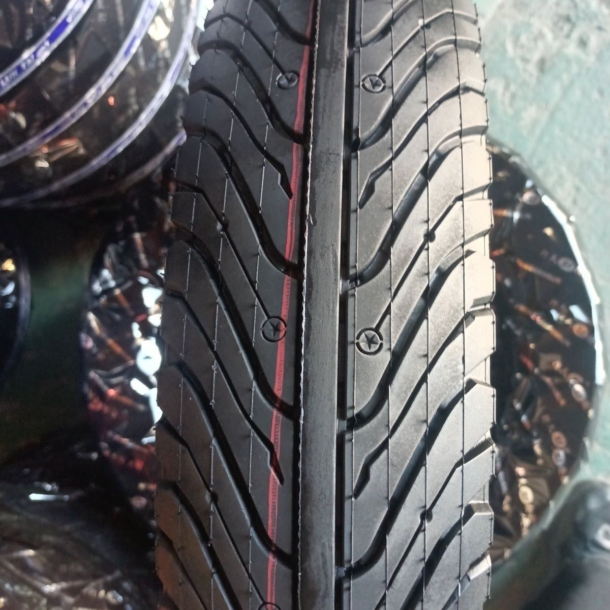 Vacuum Tire Electric Vehicle Tire 14/2.50/3.00-10, Various Models, Universal for Motorcycles, Anti-Slip for Electric Bikes