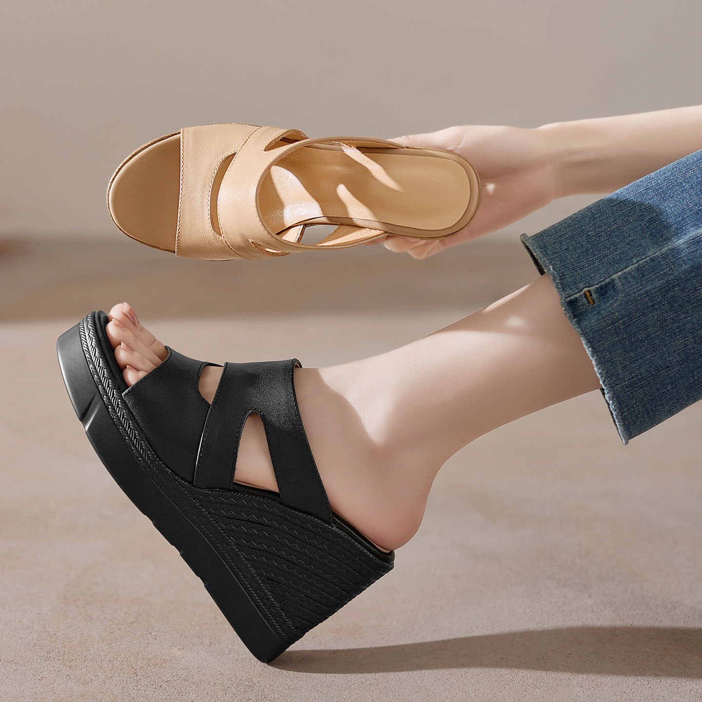 Sandal cao gót nữ hở mũi đế xuồng dày 10 cm — đen