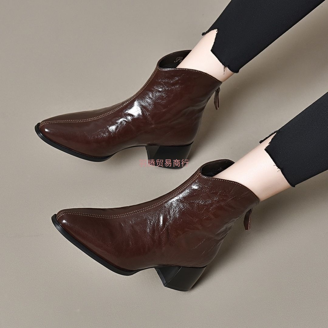 百搭粗跟气质小短靴女软皮软底2025新款秋冬季外穿尖头加绒棉皮鞋