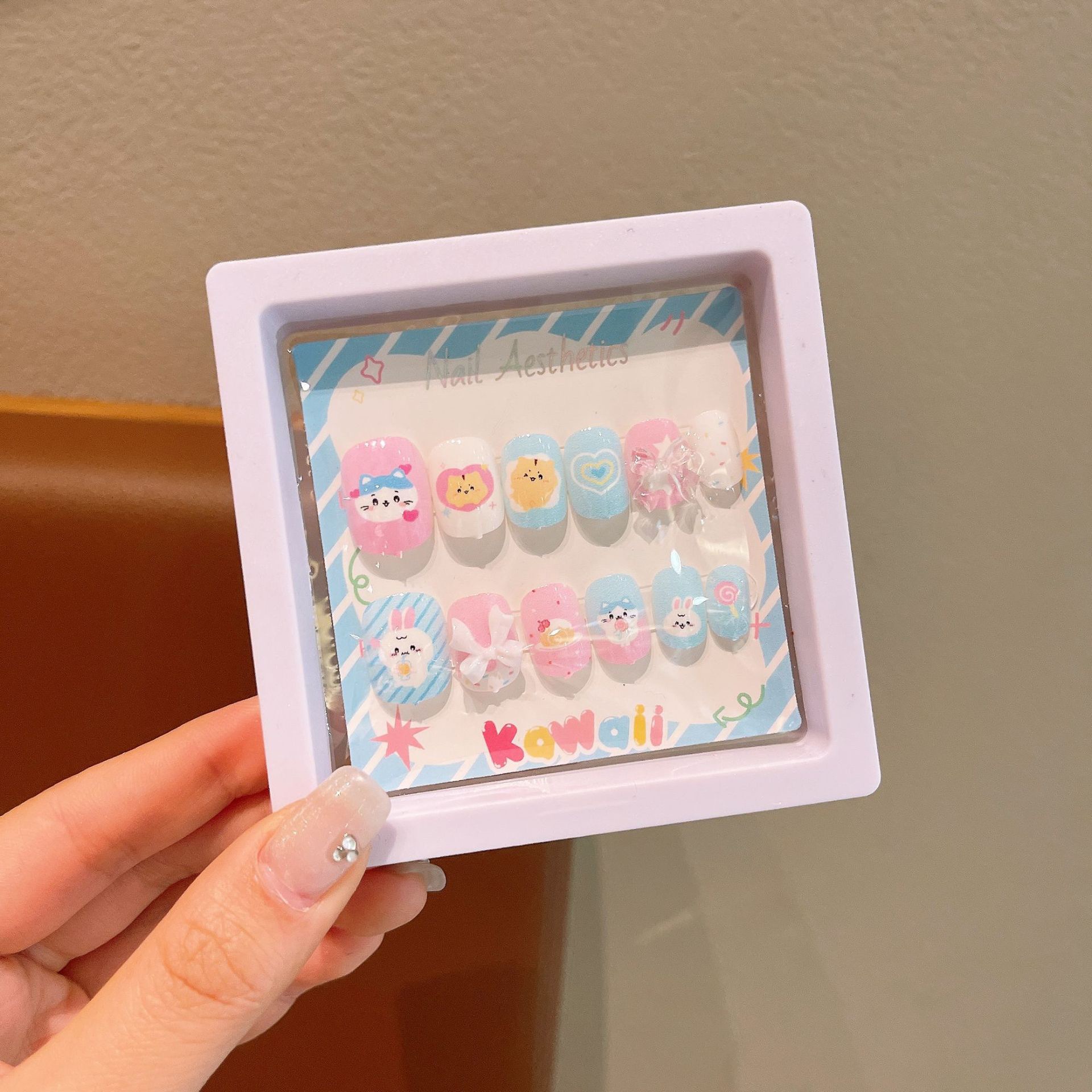 Uñas postizas removibles para niñas, en caja, con diseños de dibujos animados, pegatinas de uñas exquisitas, piezas de uñas.
