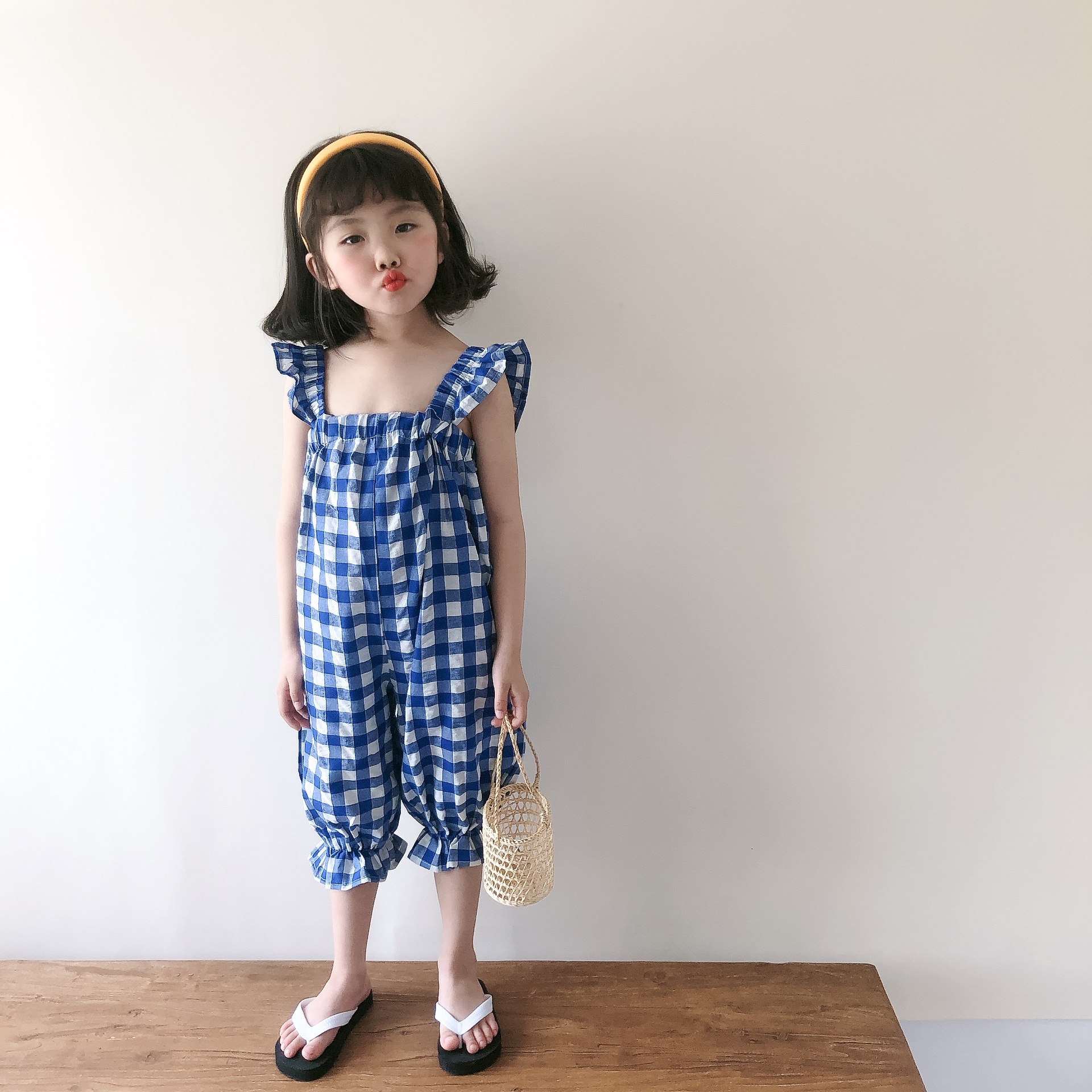 Girls' Plaid Jumpsuit 2022 summer new girls' suspenders Korean Capris baby bud pants