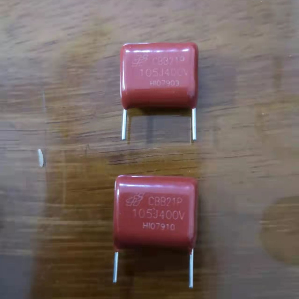 全新CBB电容 105J  1.0uf 400V  薄膜电容 脚距：15mm