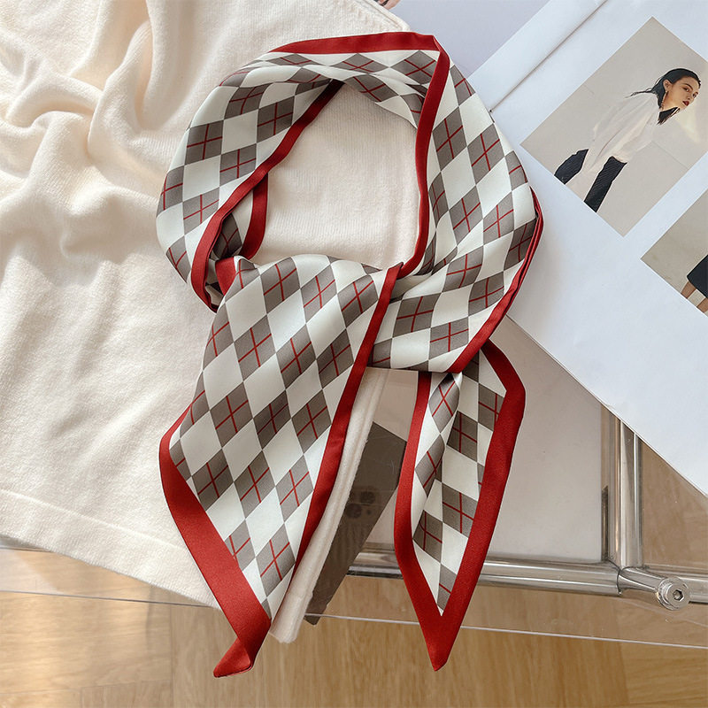 Red edge small rhombus