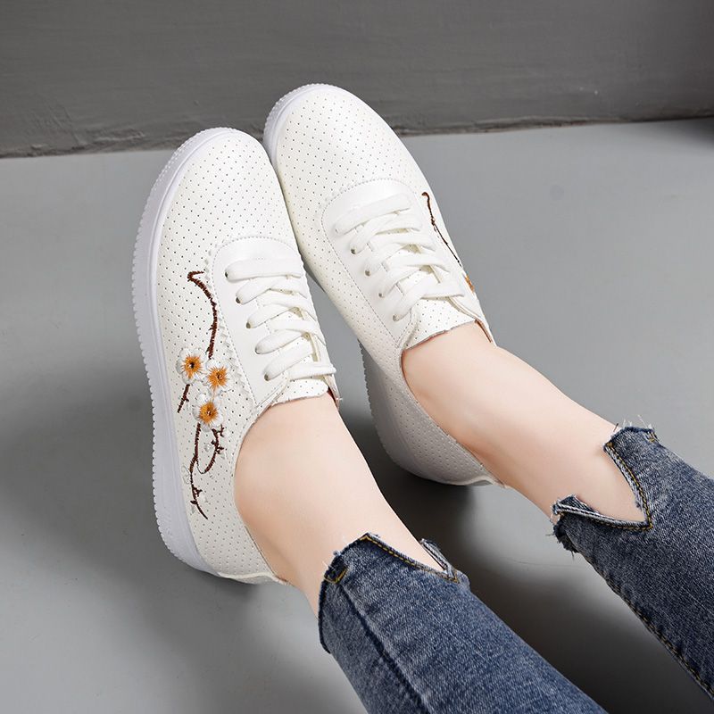 Primavera y verano nuevos zapatos blancos de cuero de mujer huecos zapatos de malla transpirables zapatos de estudiantes con suela suave antideslizante zapatos de mujer coreanos image 5
