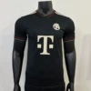 2526 Bayern second guest