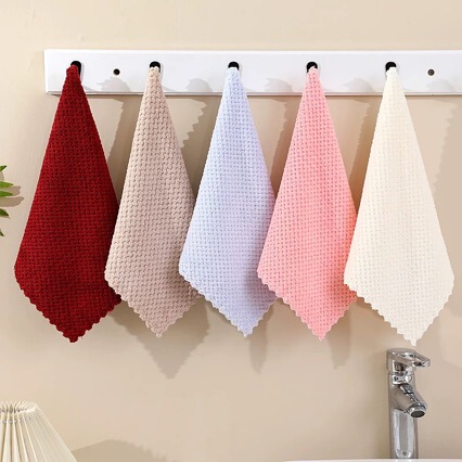 30*30 Warp-Knitted Pineapple Grid Square Towel Coral Fleece Gift Towel Children's Bib Adult Hand Towel Wholesale