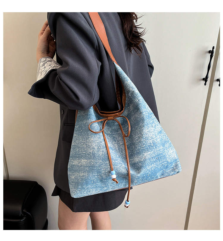 615g Weight String Closure Type Single Shoulder Strap Strap Type Shoulder Bag Bags Type Casual, Holiday Occasion Denim Material Sequins Pattern All Seasons Season Women's Gender Elegant, Streetwear Style Dumpling Shape Shape Women's Denim Sequins Elegant Streetwear Dumpling Shape String Shoulder Bag 无
