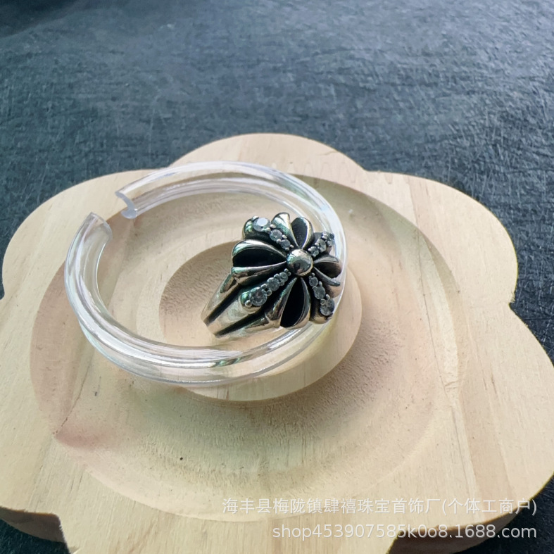 Silver round head cross diamond