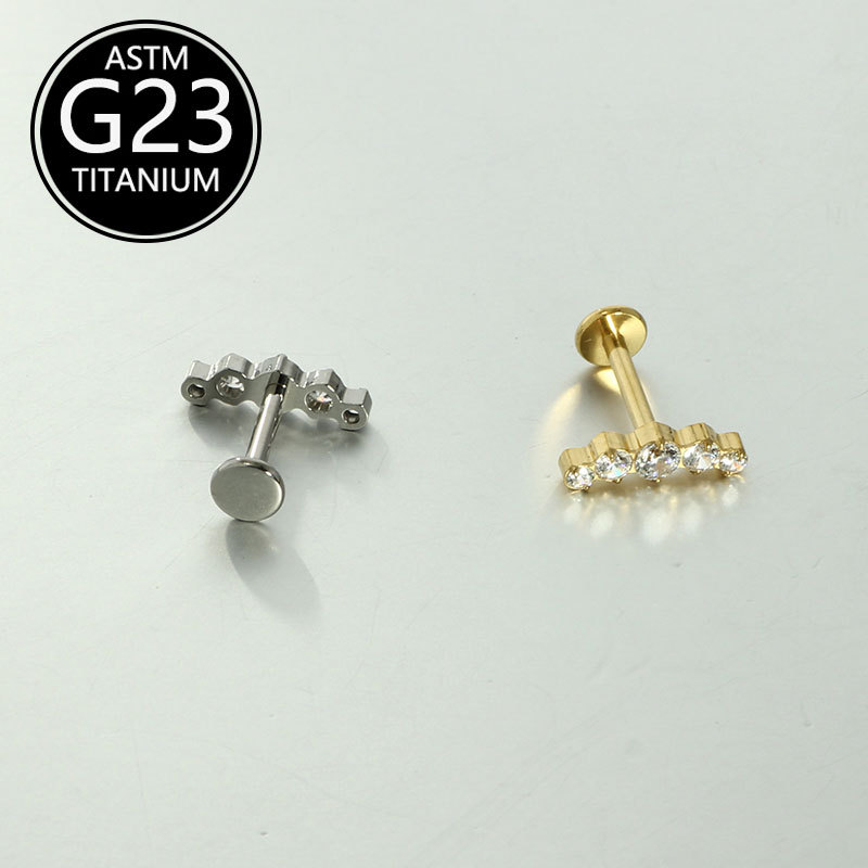 16G labret stud size and finish detail