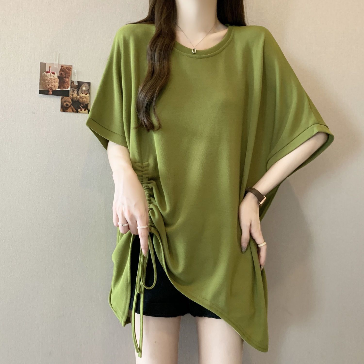 Camiseta de manga corta con cordón de diseño de gran tamaño para mujer verano 2024 nuevo estilo suelto y delgado mm exterior top femenino ins