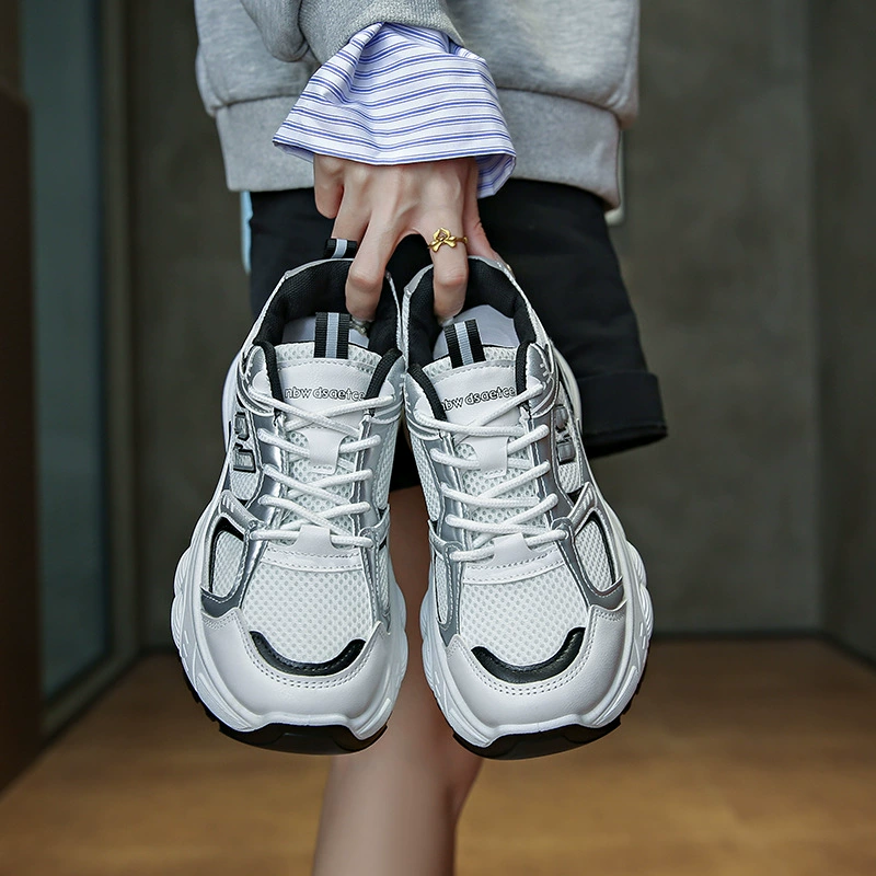 Женские туфли для папы на толстой подошве, легкие, универсальные, дышащие, весенние спортивные кроссовки с сеткой, увеличивающие рост, повседневная женская обувь, высококачественная обувь.