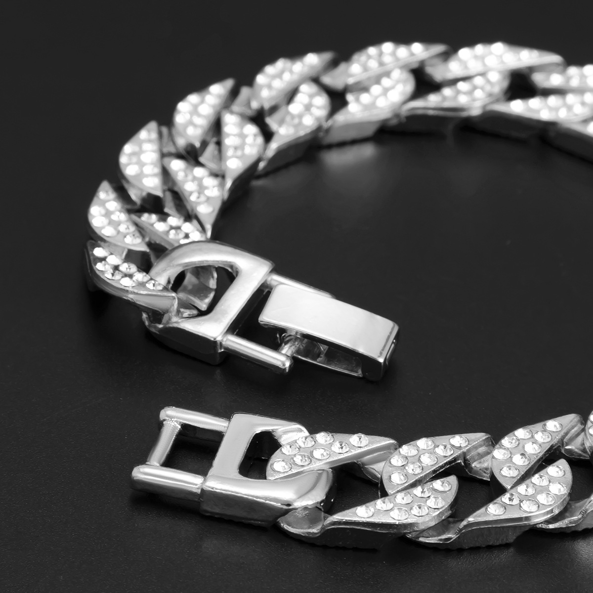 Bijoux Hip-hop pour femmes, chaîne cubaine entièrement en diamant avec boucle à pression en strass ajourée, collier de clavicule_voghion.com