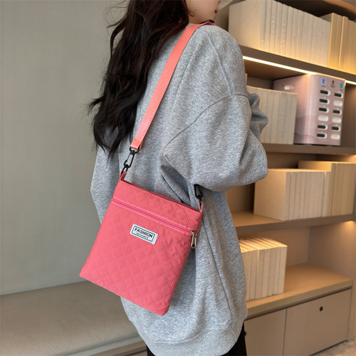 Fashionable minimalist niche design diamond pattern handbag for women trendy western temperament single shoulder crossbody bag