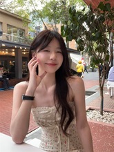 纯欲温柔风蕾丝花边碎花抹胸连衣裙女夏季修身收腰露肩吊带长裙子