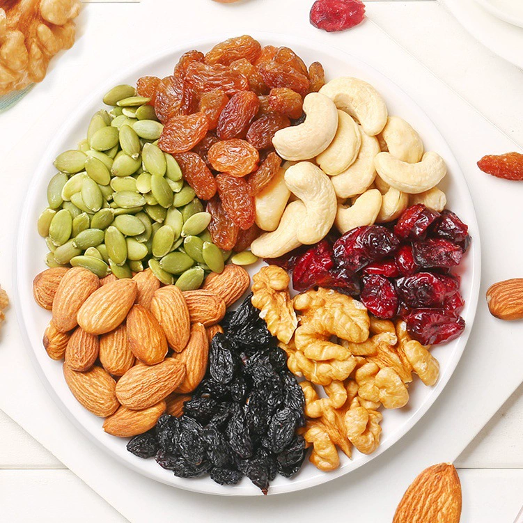 Оптовая продажа готовых к употреблению смесей орехов и сухофруктов: оригинальные ассорти, миндаль, грецкие орехи. Популярные закуски для беременных и детей.