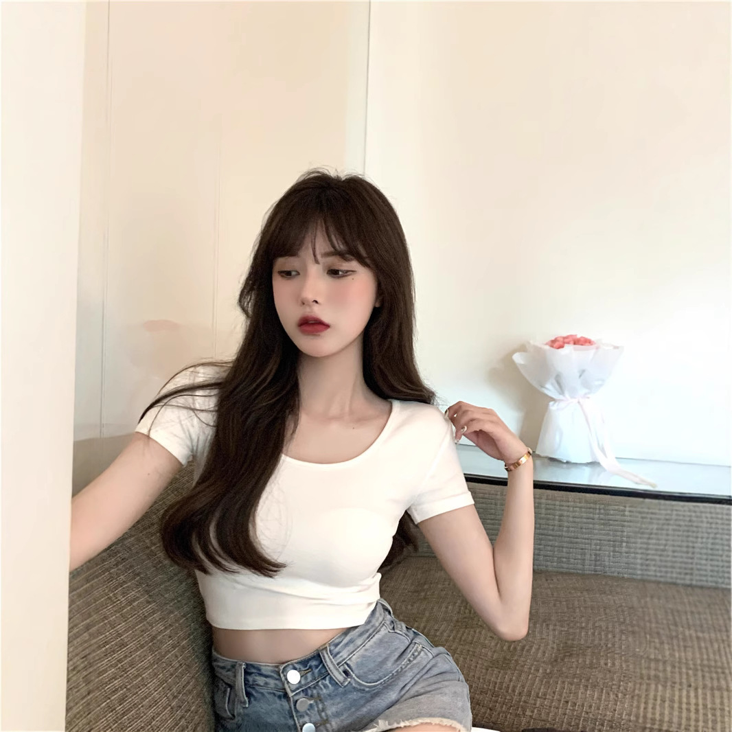 Camiseta de verano para mujer, top corto ajustado blanco de moda, estilo Pure Desire, top de manga corta ajustado dulce y picante, nuevo modelo 2026.