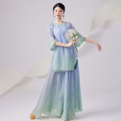 古典的なダンス服の女性は中国風の気質の外のシャツのスカートの2つのセットの中国のダンスの演出服の新型です。