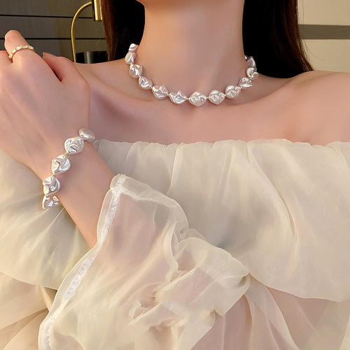 Irregular Baroque Imitation Pearl Necklace for Women Design Niche Necklace Clavicle Chain Exaggerated New Accessories