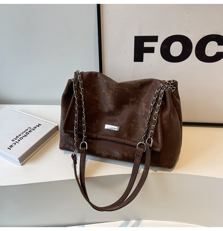 Large capacity for 2024 autumn/winter new fashionable niche women's texture chain single shoulder crossbody tote bag_voghion.com