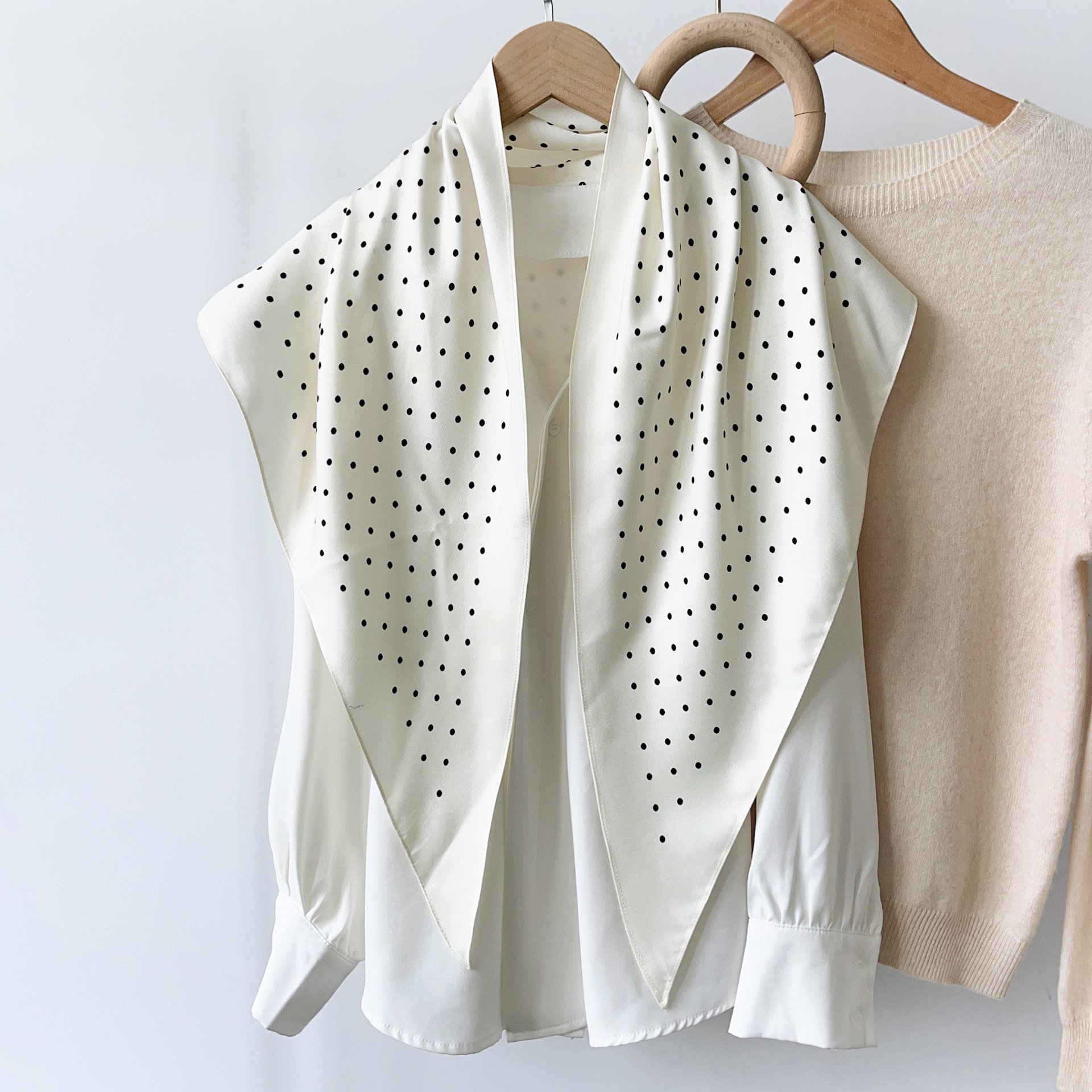 2025 nuevo estilo verano todo-fósforo cintura a juego camisa traje de mezclilla chal seda de sarga toalla triangular de moda fresca