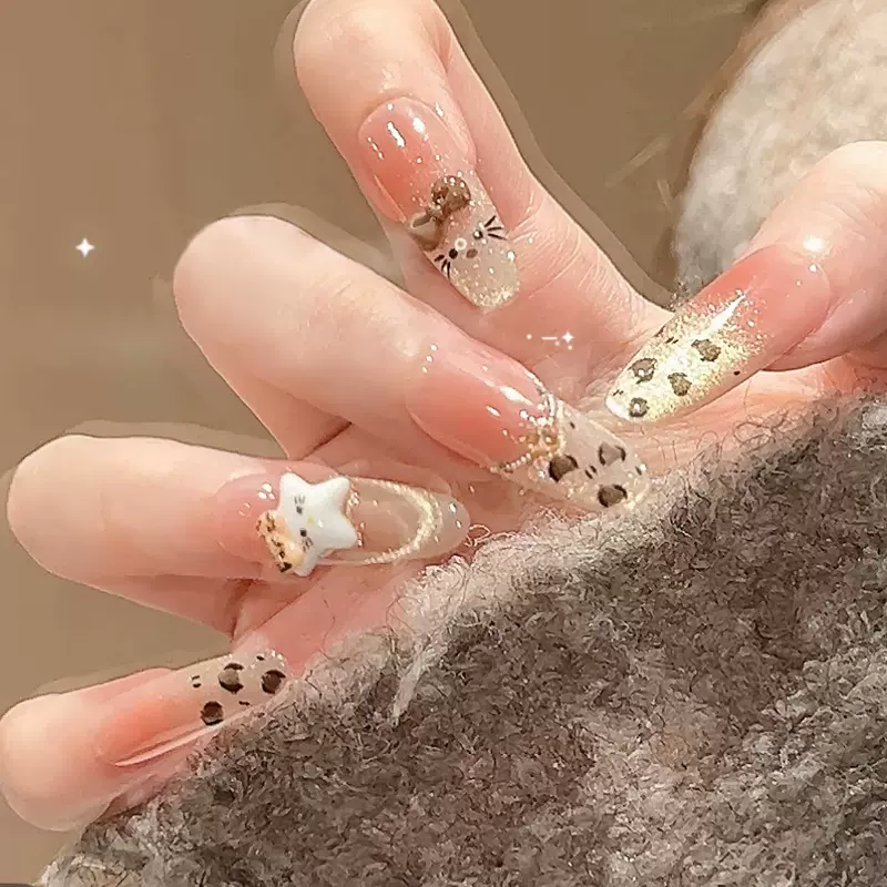 抖音爆款美拉德色系穿戴甲纯欲手工美甲显白假指甲穿戴式甲片批发