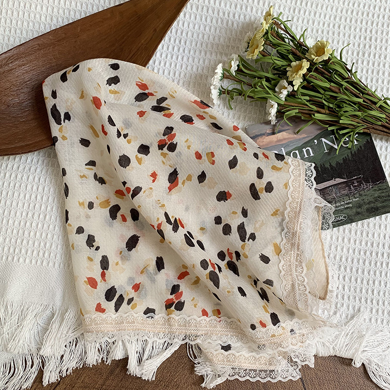 Bufanda de seda, bufanda cuadrada pequeña, sensación de alta calidad, nuevo pañuelo de encaje francés, diadema pastoral femenina de verano, cinta para el cabello atada